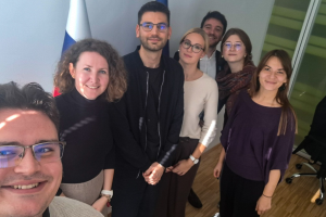 Foto: Mladinska stran SVRSM na srečanju v Kabinetu predsednika vlade (Foto: MSS)
